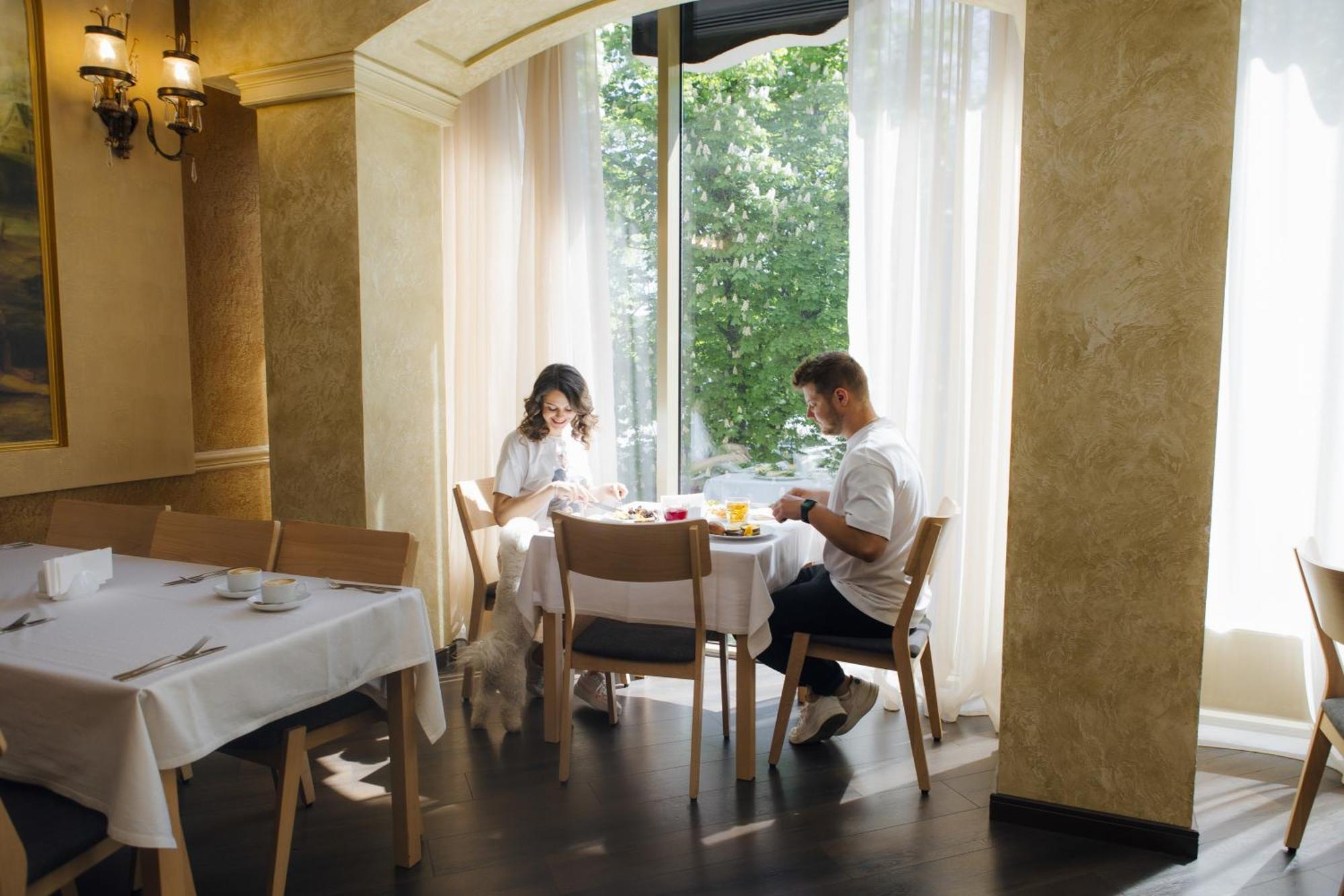 Alexandrovskiy Hotel Odessa Eksteriør billede